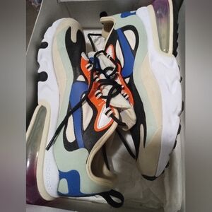 Nike Air Max 270 React